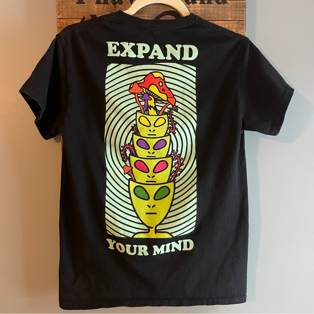 A.LAB Black Graphic Tee 👽 Alien Design 🤯 Expand Your Mind 🍄 skater 🛹 skateboard